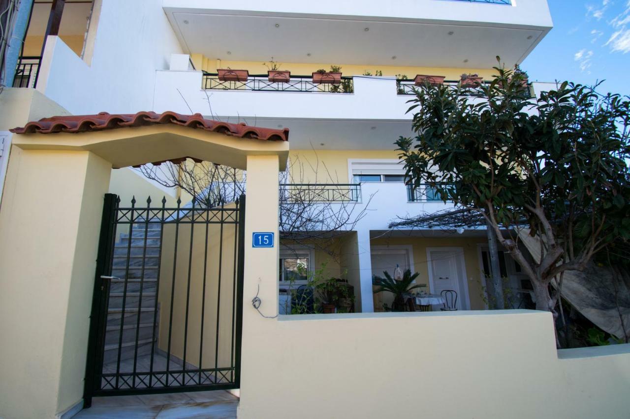 Betty'S Air+Port Sea Apartment Loútsa Exterior foto